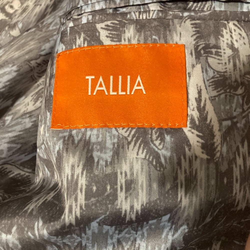 Tallia - Men’s Blazer - Pink Windowpane Linen - Size 38R
Photos soon